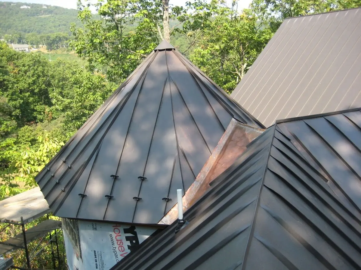 Professional Gutter Cleaning by Craftsman Roofing in Calomet Valley